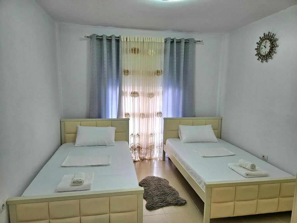Vlorë Gogo Apartment 0*,